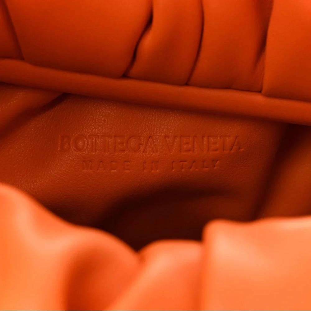 BOTTEGA VENETA Shoulder Pouch leather Bag. Excellent . - Picture 8 of 9